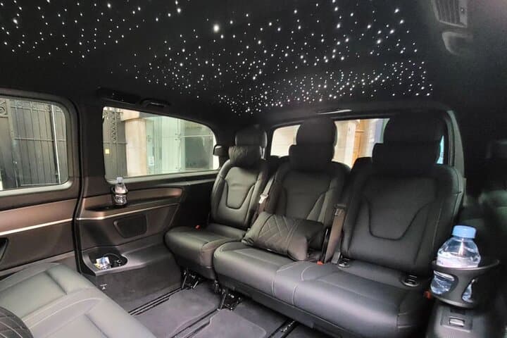 Paris Airport (CDG/ORLY) Transfer Minivan From or To Paris 1way