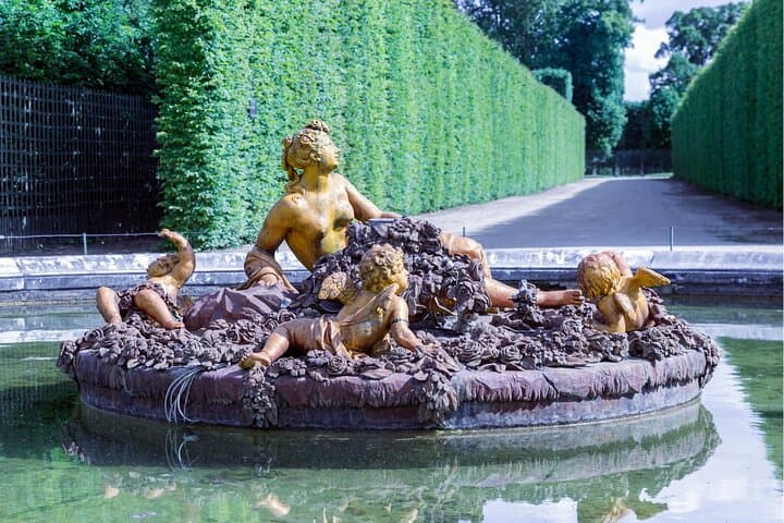 Paris: Versailles Palace with Gardens and Estate Entrance Ticket