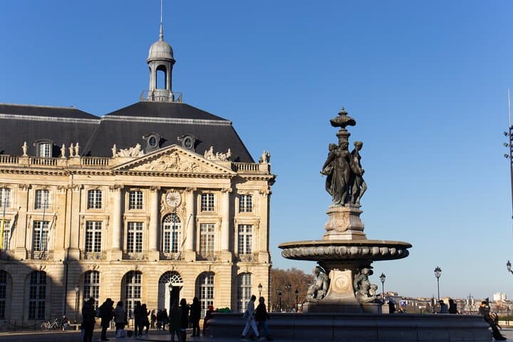 Full day Bordeaux Historic Gourmet Walking and Médoc Tour