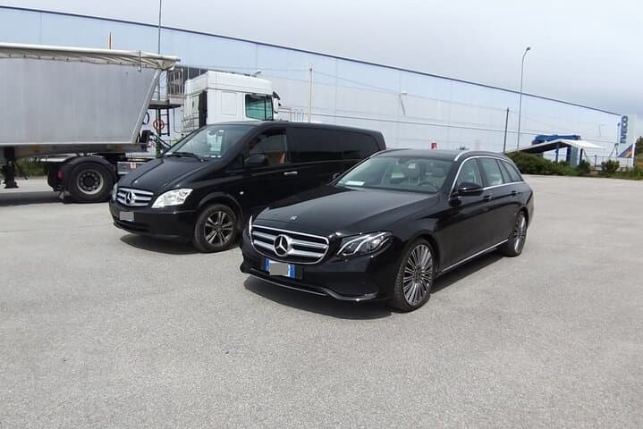 Les Deux Alpes/La Clusaz to Lyon Airport(LYS) -Departure Transfer