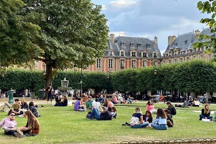 Paris Private City tour, Montmartre, Latin Quarter, St.Chapelle