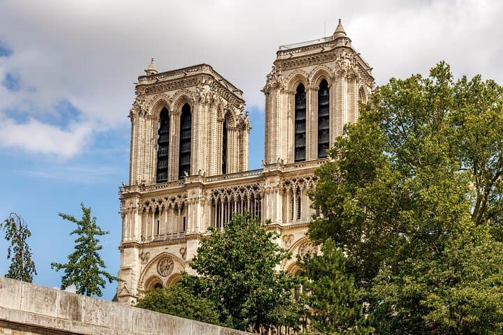Paris Guided Tour with Access to Notre Dame or Sainte-Chapelle