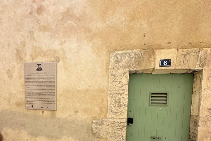 Marseille Shore Excursion: Private Day Trip to Arles, Les Baux de Provence and Saint Remy de Provence