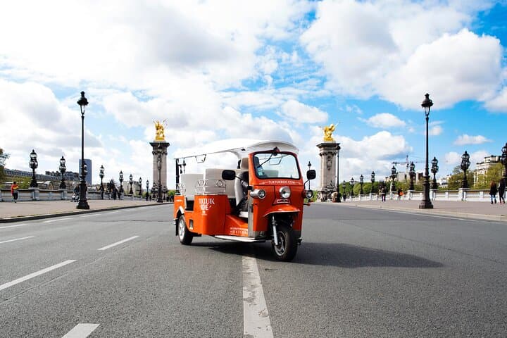 OUR TUKTUK TO THE INVALID