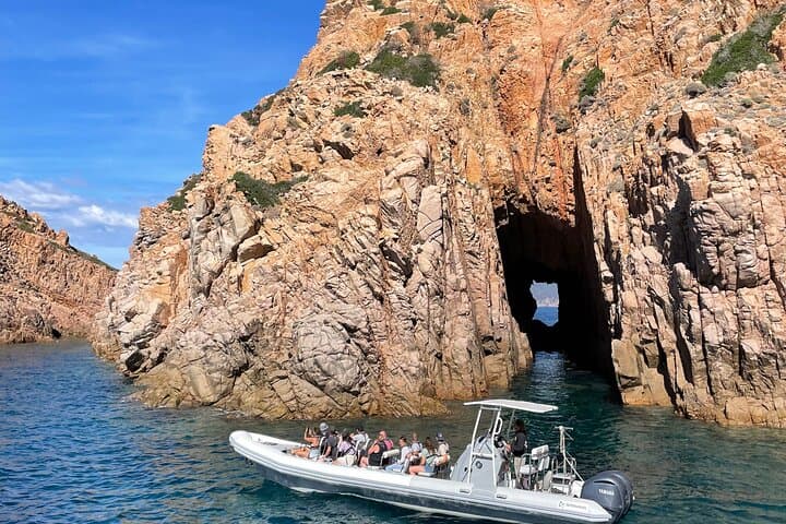 https://media-cdn.tripadvisor.com/media/attractions-splice-spp-720x480/12/5f/cb/1f.jpg