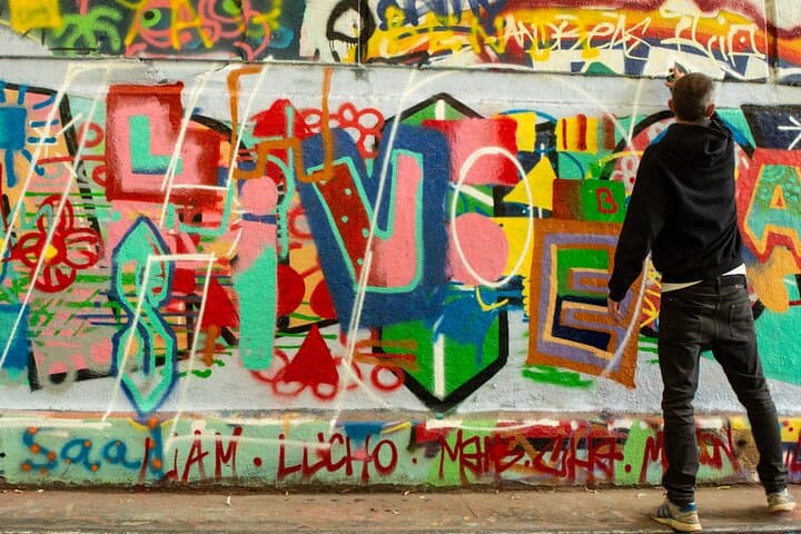 Step 4 : Choose a lettering as a group, then our artist traces it on the wall