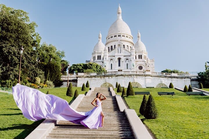 Private Flying Dress Photoshoot Experience by the Eiffel Tower