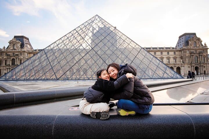 Paris: Your Own Private Photoshoot at Louvre Museum
