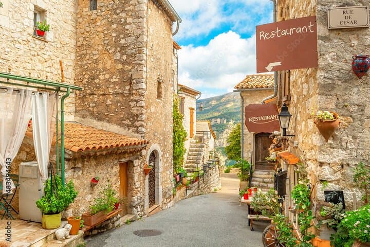 magnificent street
village of Gourdon