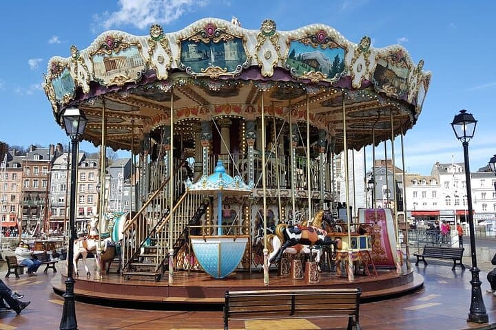 Private day trip from Paris to Le Havre, English speaking driver
