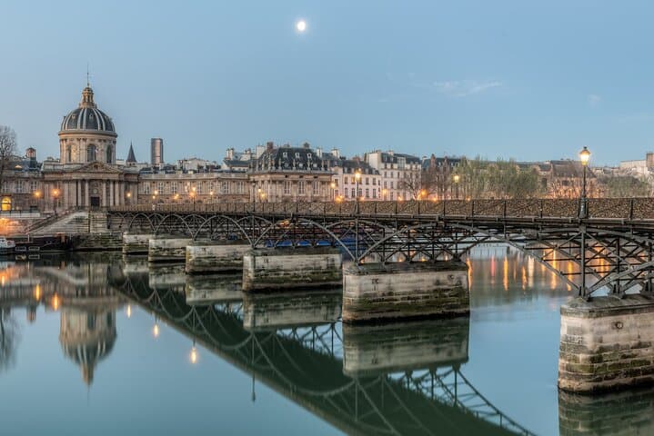 Gossip Girl in Paris: Must Visit Movie Locations on Private Tour