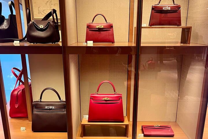 Luxury Shopping Excursion and Style Consulting in Paris Saint Honoré