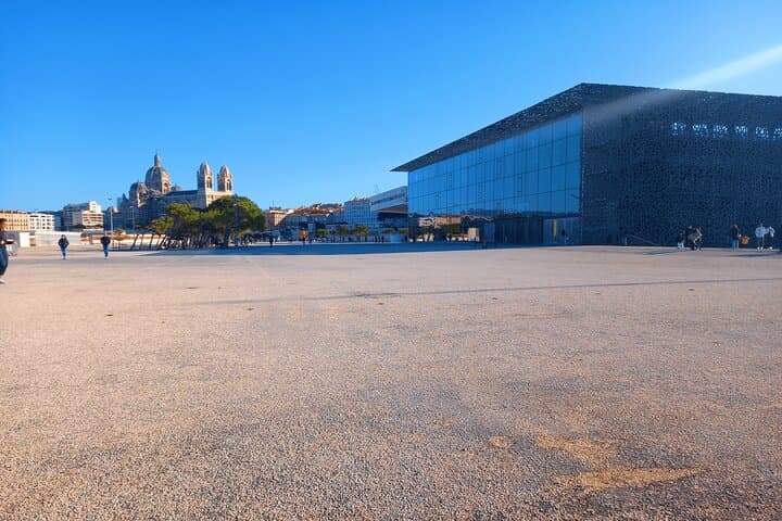 Marseille Guided Tour for 4 Hours with a Bilingual Local Guide