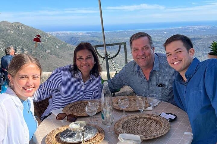great lunch in a dream setting in Gourdon