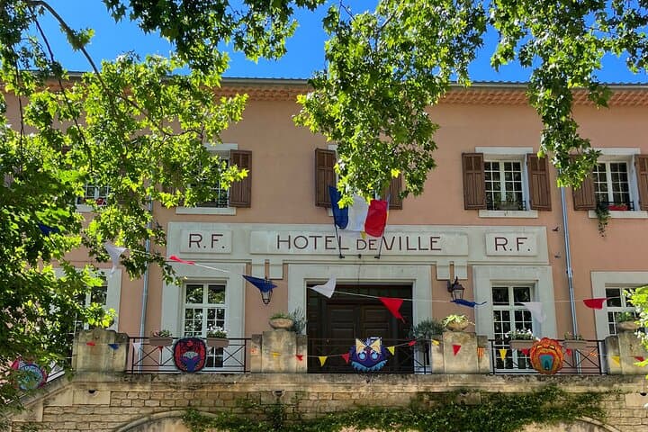 Fontaine de Vaucluse Town Hall