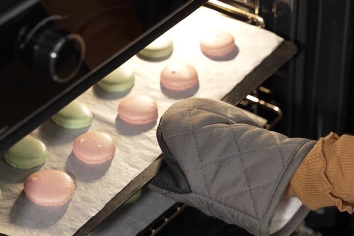 Macaron Baking Class in Le Marais