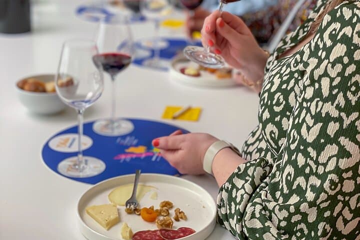 Bordeaux Wine tasting class with charcuterie and cheese (3 wines)