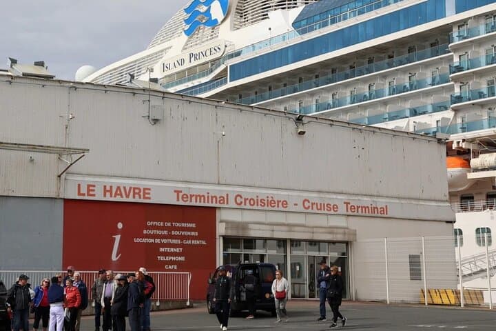 Transfer Round Trip Between The Cruise And The Centre Of Le Havre