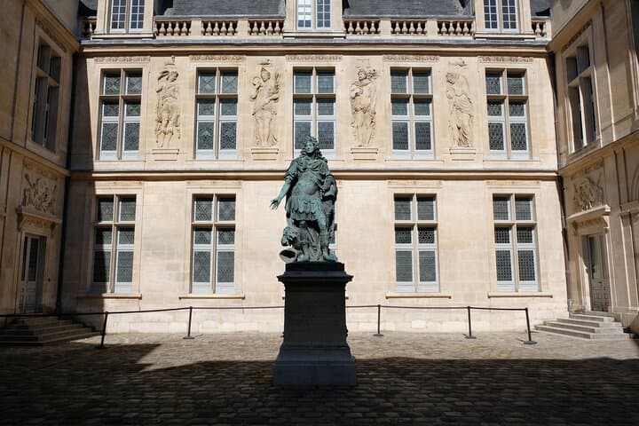 Marais Gourmet Food Tour – Artisanal Paris Experience & Market