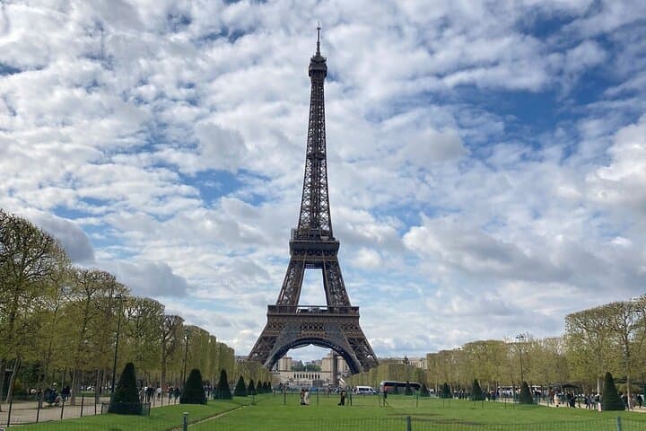 Eiffel Tower Market Food Tour -Max 8 people