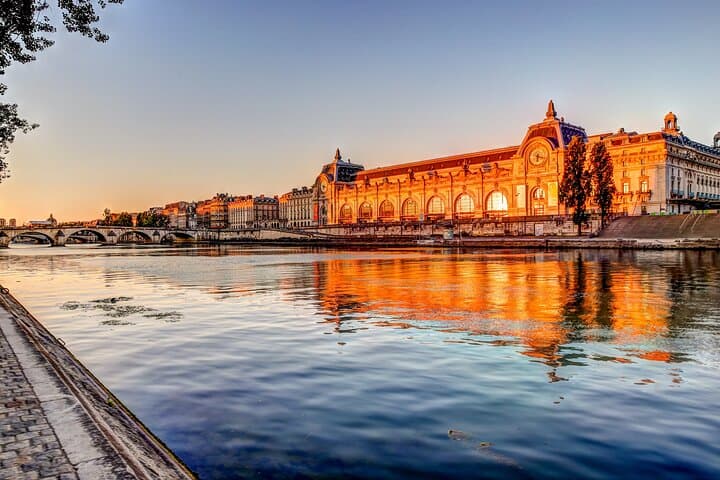 From Le Havre Port: "Paris On Your Own" Round-Trip Bus Transfer