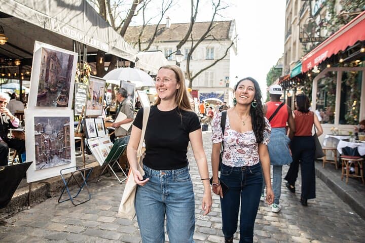 Explore Montmartre like a local - Private walking tour