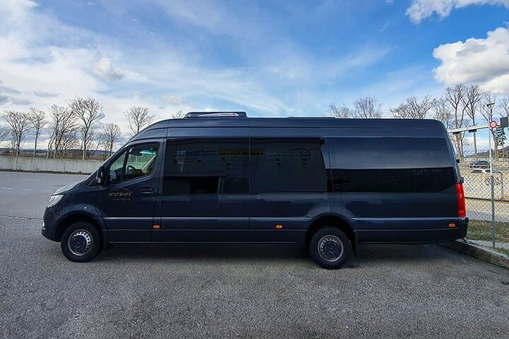 Private transfer from Chamonix, France to Geneva Airport