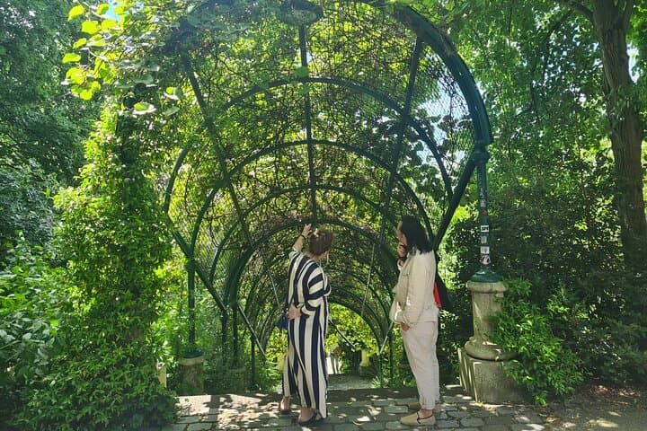 Walking Tour Brunch and Live Jazz in Belleville
