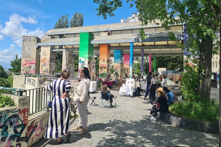 Walking Tour Brunch and Live Jazz in Belleville