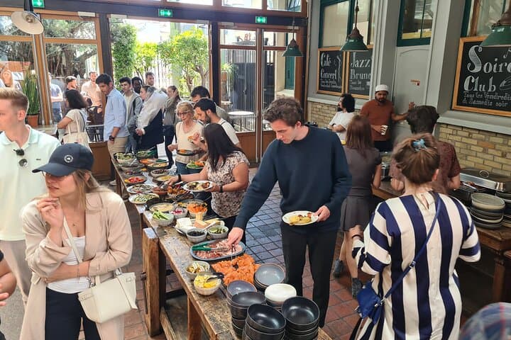 Walking Tour Brunch and Live Jazz in Belleville