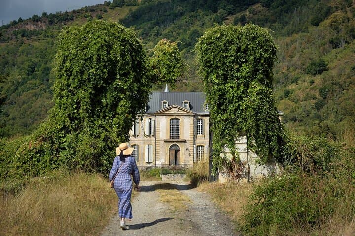Fontainebleau Palace Tour from Paris with Transfer