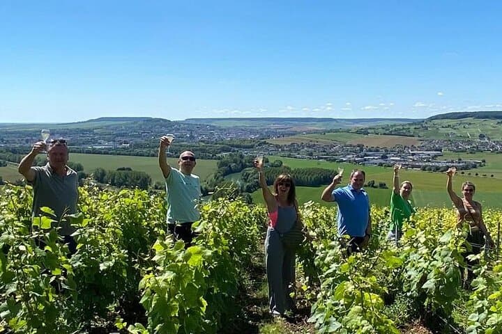 https://media-cdn.tripadvisor.com/media/attractions-splice-spp-720x480/13/19/83/58.jpg