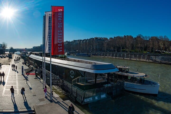 Seine River Guided Cruise with Kids by Vedettes de Paris