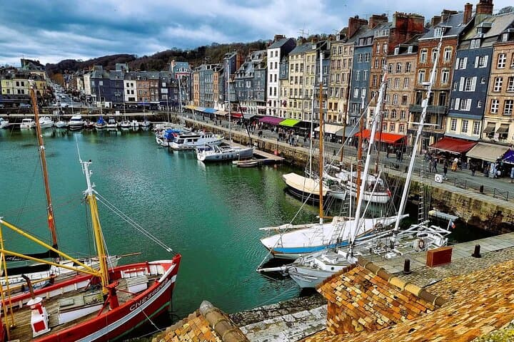 Private Giverny, Rouen and Honfleur Tour from Paris