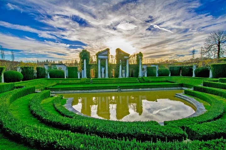 Giverny and Chateau du Champ de Bataille Private Tour from Paris