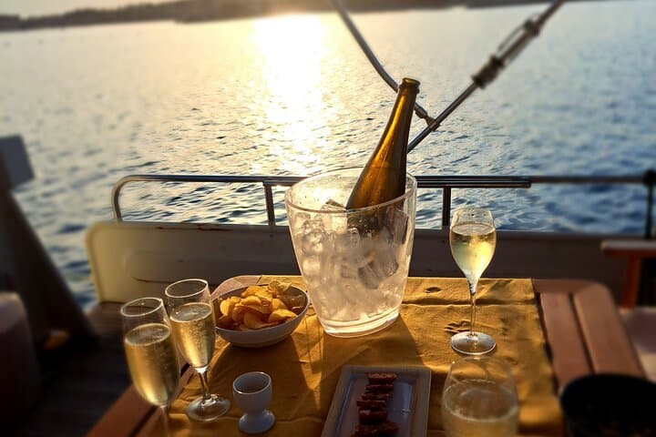 Private Boat Excursion and Night on Board on the Thau Lagoon