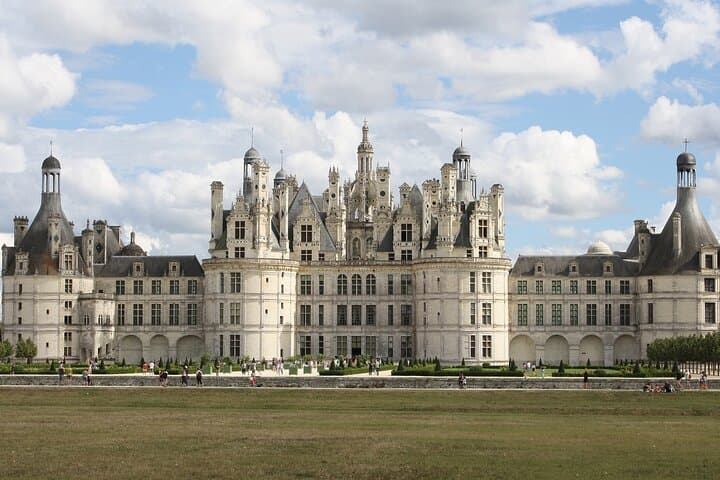 Loire Chambord Chenonceau Da Vinci Castle Private Tour from Paris