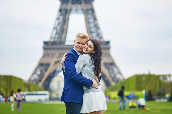 Paris Private Romantic Photoshoot for Couples