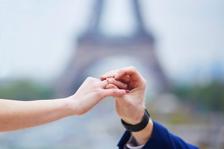 Paris Private Romantic Photoshoot for Couples
