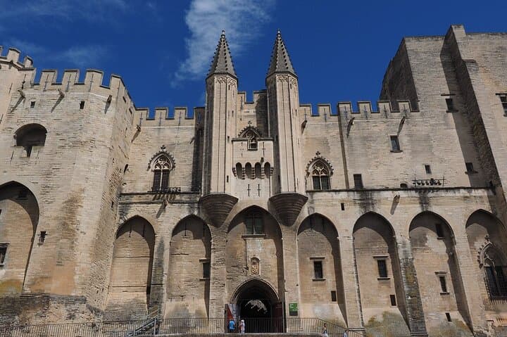 Avignon Old Town Private Historic Walking Tour
