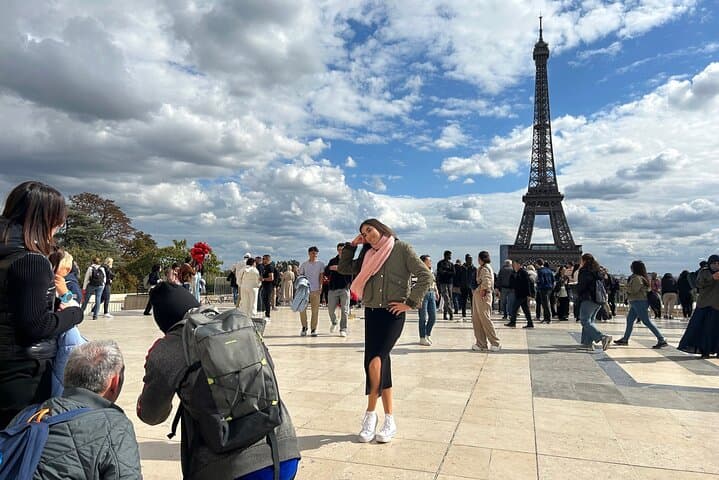 PORTRAIT IN PARIS