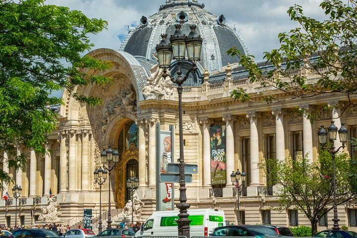 Paris Highlights Private Tour by Car – With Expert Driver-Guide