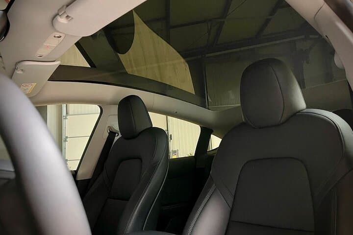 Round-trip private transport Paris Charles de Gaulle airport