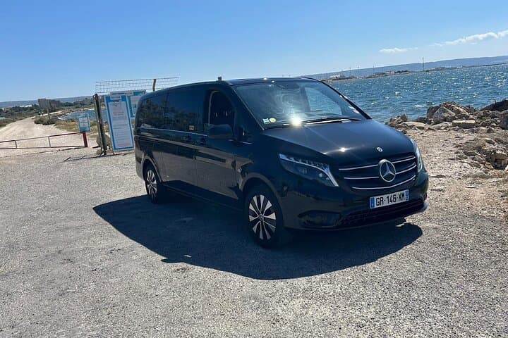 MERCEDES VAN