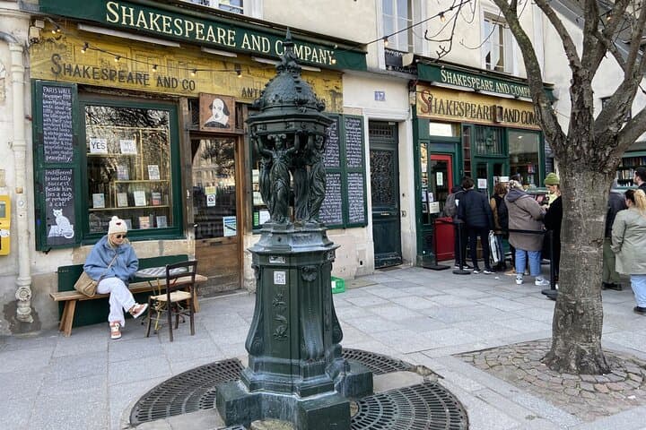 Latin Quarter Self Guided Tour for Kids and Families in English