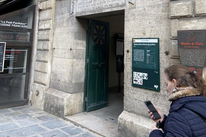 Latin Quarter Self Guided Tour for Kids and Families in English