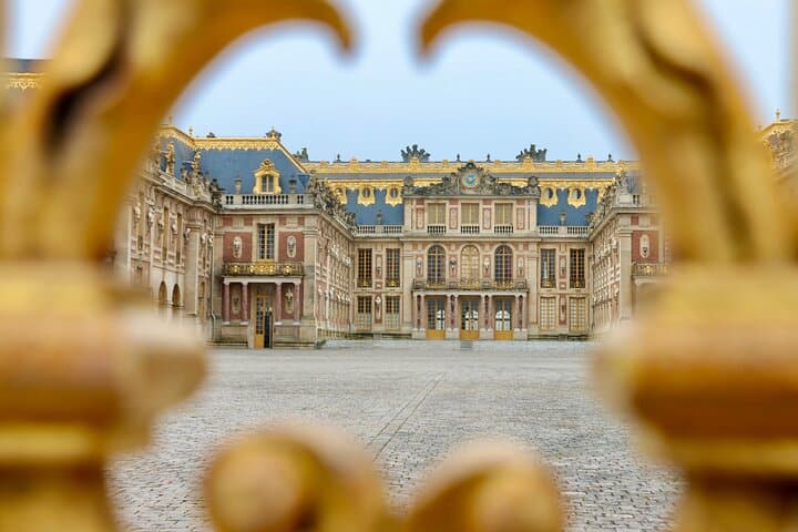 Louvre & Versailles Highlights: Small Group Half-Day Experience