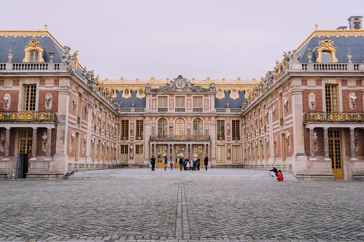 Photoshoot at the Palace of Versailles: A Royal Experience