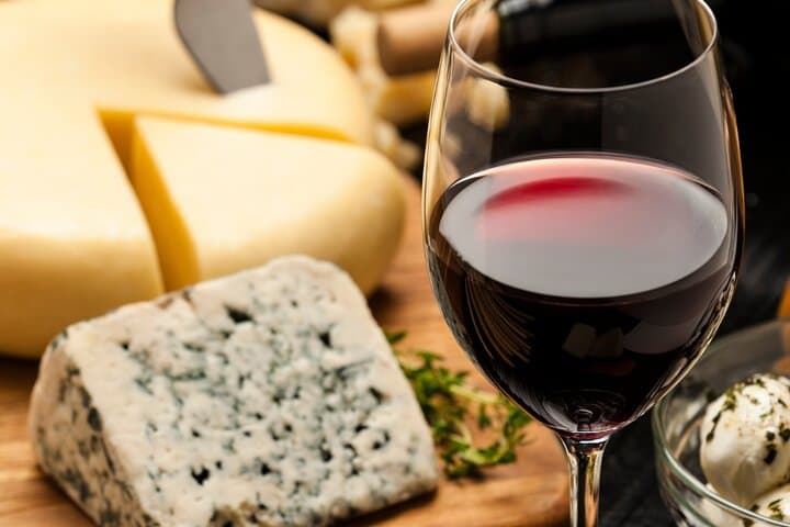 Guided Wine and Specialty Cheese Tasting in Montmartre