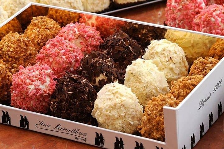 Chocolate and Pastry Walking Tour in Montmartre, Paris